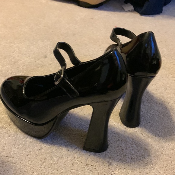 COPY - A show stopper. Black platforms with 5’inch heels brand new! By Ellie si… - Picture 5 of 11